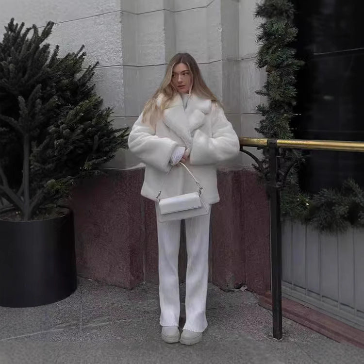 Street-style Top With A Turn-down Collar Secondary image